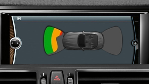 Sistema de Estacionamentoo sendo utilizado no sistema ConnectedDrive, mostrando distância de objetos Sistema de Estacionamentoo sendo utilizado no sistema ConnectedDrive, mostrando distância de objetos
